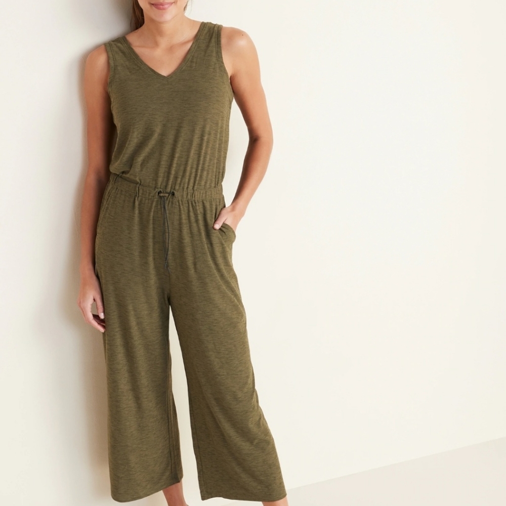 Old Navy Active Breathe On Women's L Jumpsuit Olive Green Cinch Waist Crop Pant